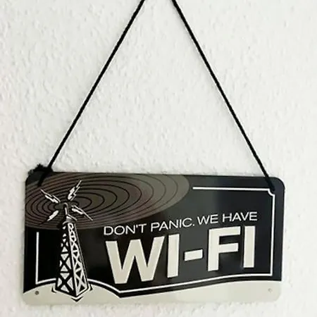 アパート Modernes Mit Balkon Free Parking Netflix ツェレ